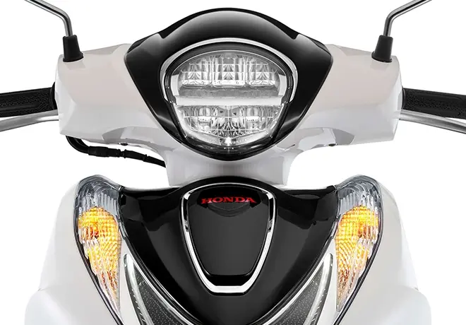 https://scooter-3-roues.com/assets/uploads/Honda-Scooter-SH-Mode-125-7.webp