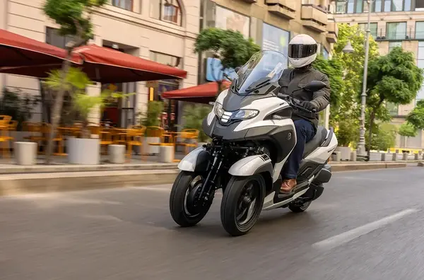 Air bag scooter 3 roues Yamaha Tricity 300 12