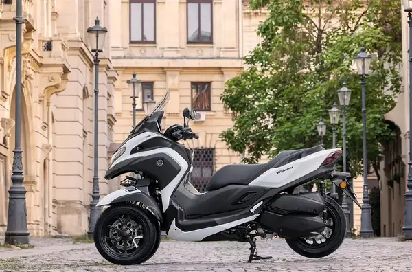 Air bag scooter 3 roues Yamaha Tricity 300 24