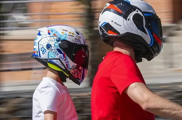 Casque scooter enfant 21