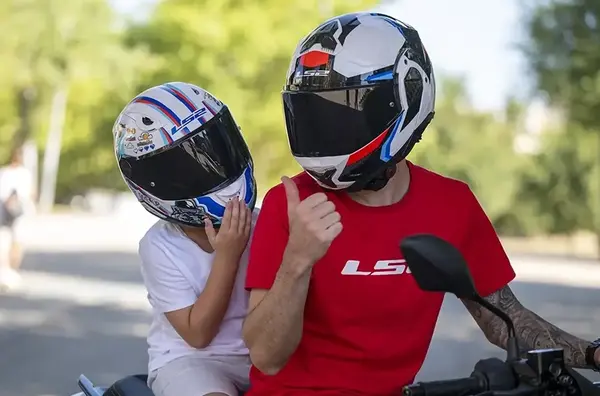 Casque scooter enfant 24