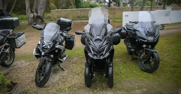 Duel kymco CV3 BMW 1300 RT GS 0