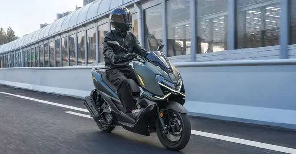 Essai video scooter Zontes 125 X 0