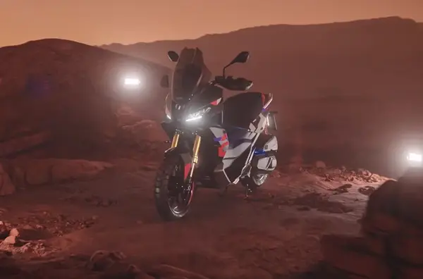 Maxi scooter APRILIA SR G 400 6