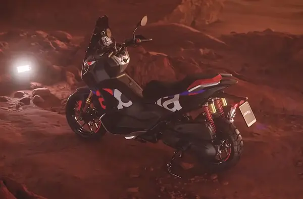 Maxi scooter APRILIA SR G 400 7