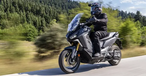 Maxi scooter Sym ADXTG 400 0