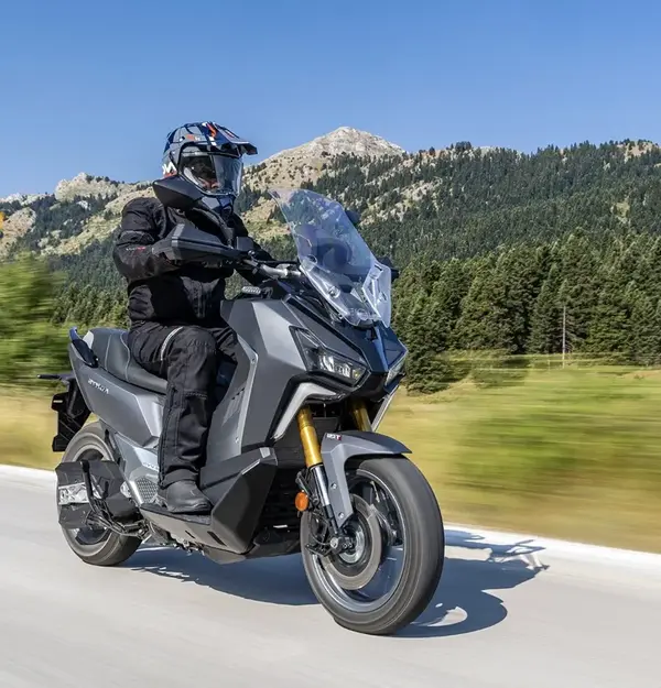 Maxi scooter Sym ADXTG 400 10