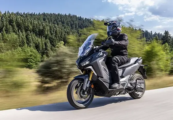 Maxi scooter Sym ADXTG 400 5