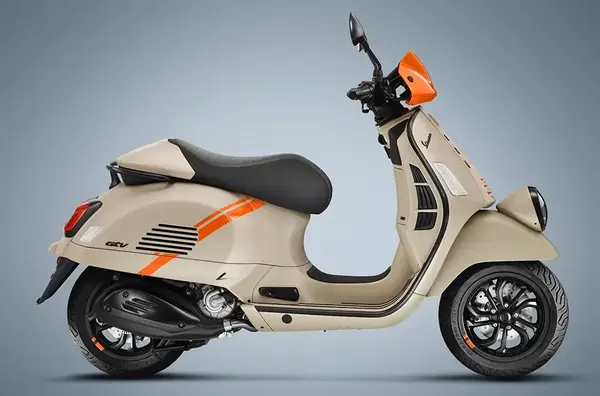 Maxi scooter Vespa 310 GT 1