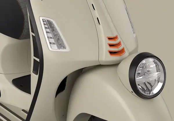 Maxi scooter Vespa 310 GT 24