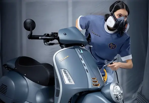 Maxi scooter Vespa 310 GT 28