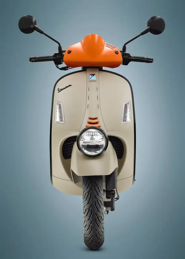 Maxi scooter Vespa 310 GT 3