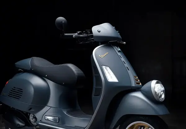 Maxi scooter Vespa 310 GT 30