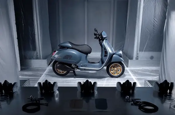 Maxi scooter Vespa 310 GT 4