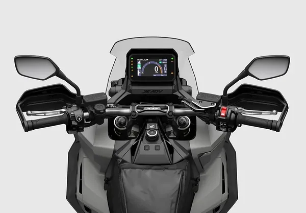 Maxi scooter X ADV 745 Honda 13