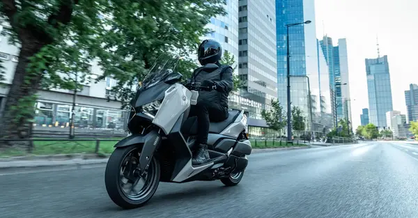 Maxi scooter Yamaha XMAX 300 0