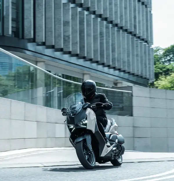 Maxi scooter Yamaha XMAX 300 Tech Max 5