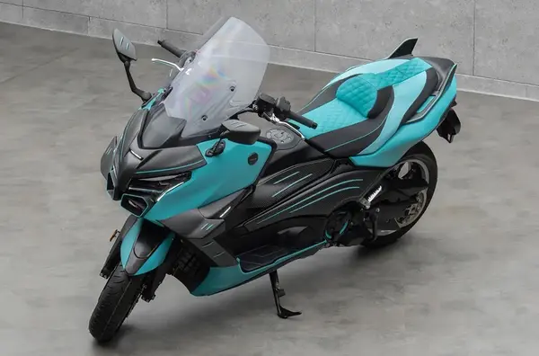 Preparateur TMAX Scooter Luxe Mansory 4