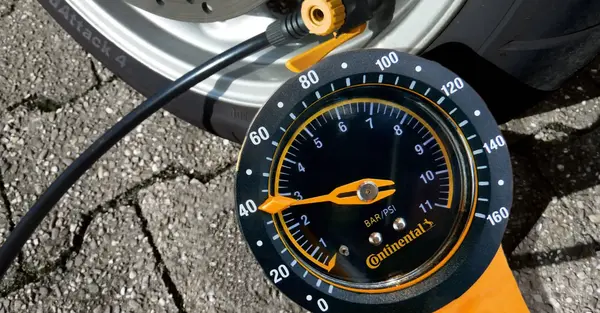 Pression pneu scooter 3 roues 0