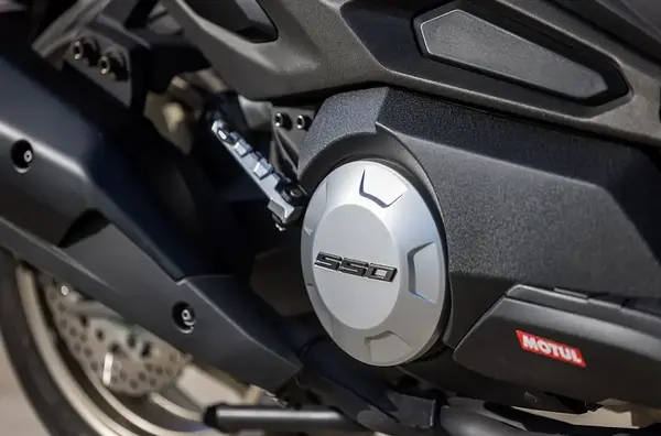 Promotion Kymco CV3 5