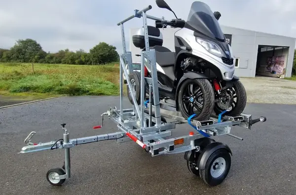 Remorque scooter 3 roues 1