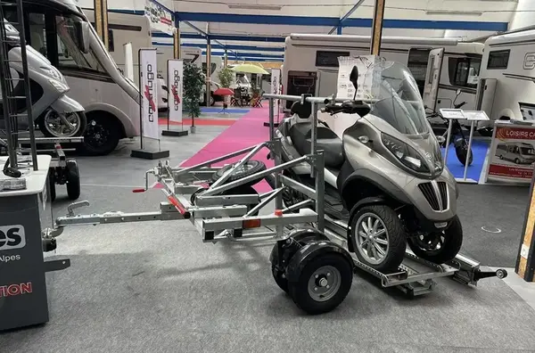 Remorque scooter 3 roues 10