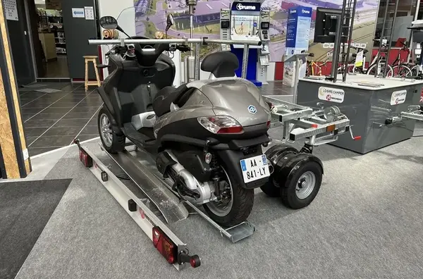 Remorque scooter 3 roues 12