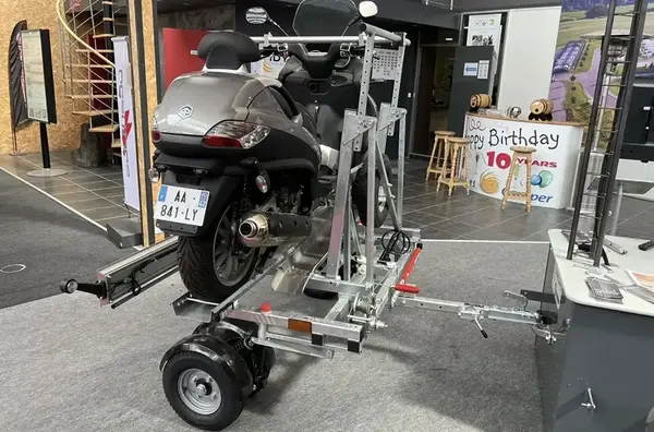 Remorque scooter 3 roues 13