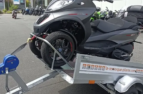 Remorque scooter 3 roues 56