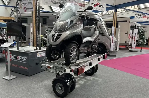 Remorque scooter 3 roues 7