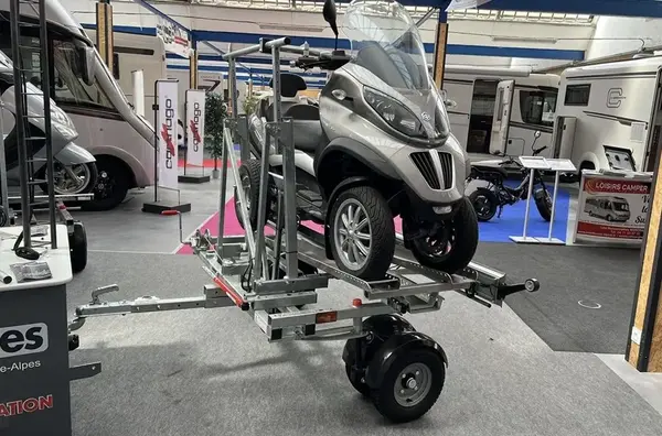 Remorque scooter 3 roues 9