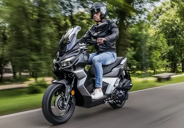Scooter 125 SR1 ADV VOGE 17