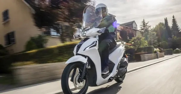 Scooter 2 roues Kymco People R HYBRID 125 0