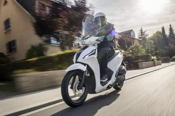 Scooter 2 roues Kymco People R HYBRID 125 2