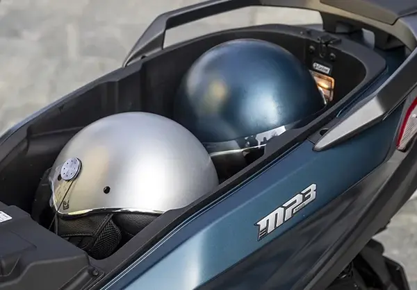 Scooter 3 Roues Piaggo MP3 530 31