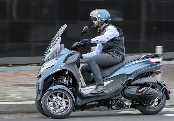 Scooter 3 Roues Piaggo MP3 530 hpe Exclusive 32
