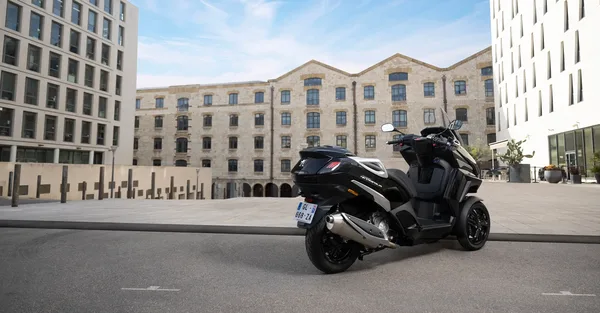 Scooter 3 roues Metropolis Active 400 0