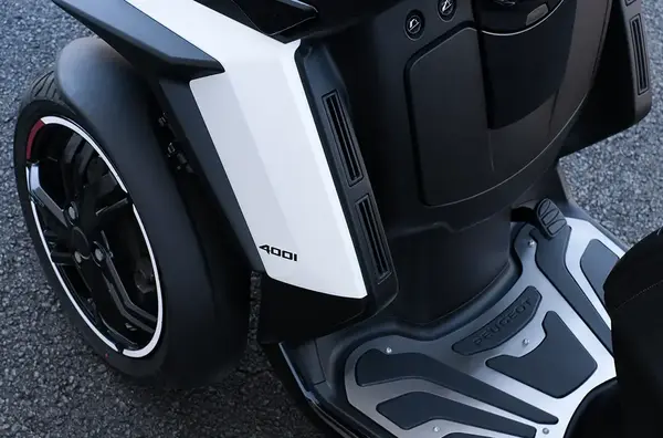 Scooter 3 roues Peugeot Metropolis SW R 4