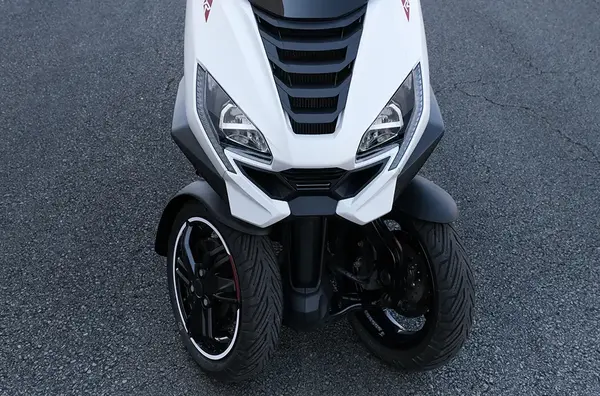 Scooter 3 roues Peugeot Metropolis SW R 5