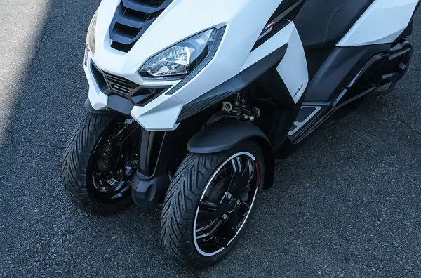 Scooter 3 roues Peugeot Metropolis SW R 6