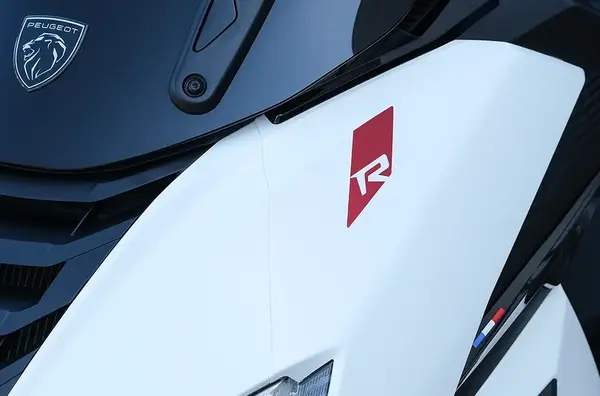 Scooter 3 roues Peugeot Metropolis SW R 8