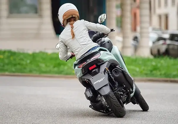 Scooter 3 roues Yamah 125 Tricity 6