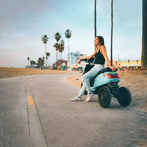 Scooter 3 roues electrique Xoto 1