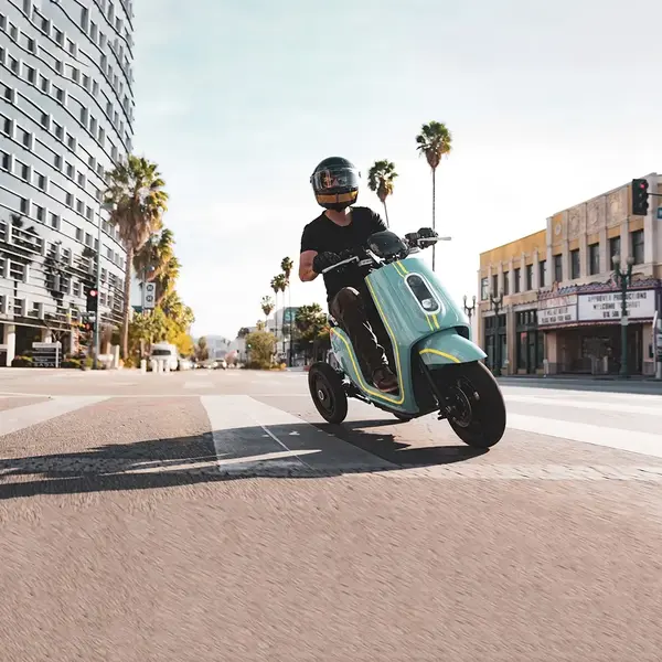 Scooter 3 roues electrique Xoto 2