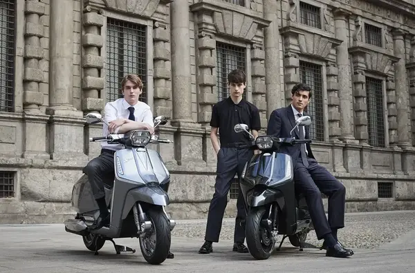 Scooter Lambretta X300 28