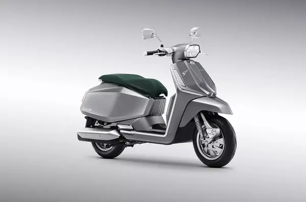 Scooter Lambretta X300 7