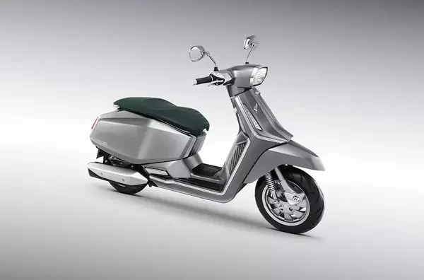 Scooter Lambretta X300 9