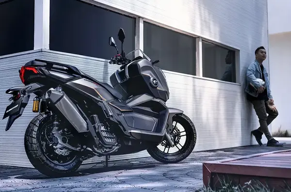 Scooter QJ Motor ATR 125 5