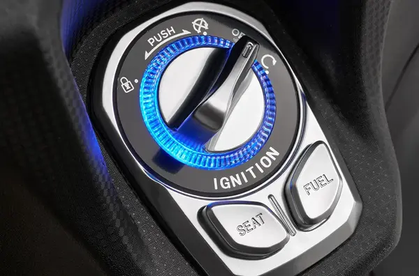 Scooter QJ Motor FORT 125 N 11