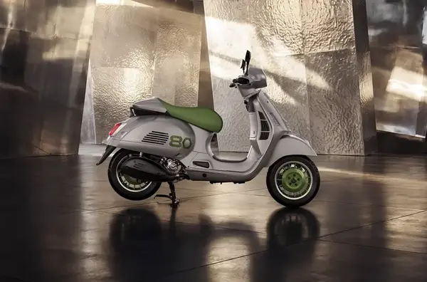 Scooter Vespa Edition Ottantesimo 5